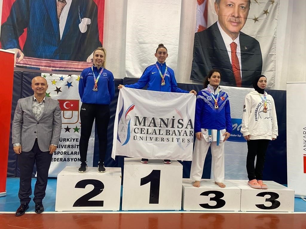 Anadolu Üniversiteli sporculardan ÜNİLİG Karate Türkiye Şampiyonası’nda büyük başarı