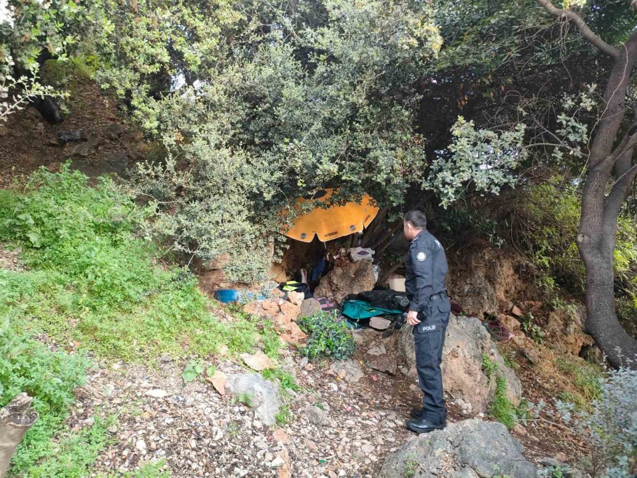 Çalılık alanda bir şahıs ölü bulundu