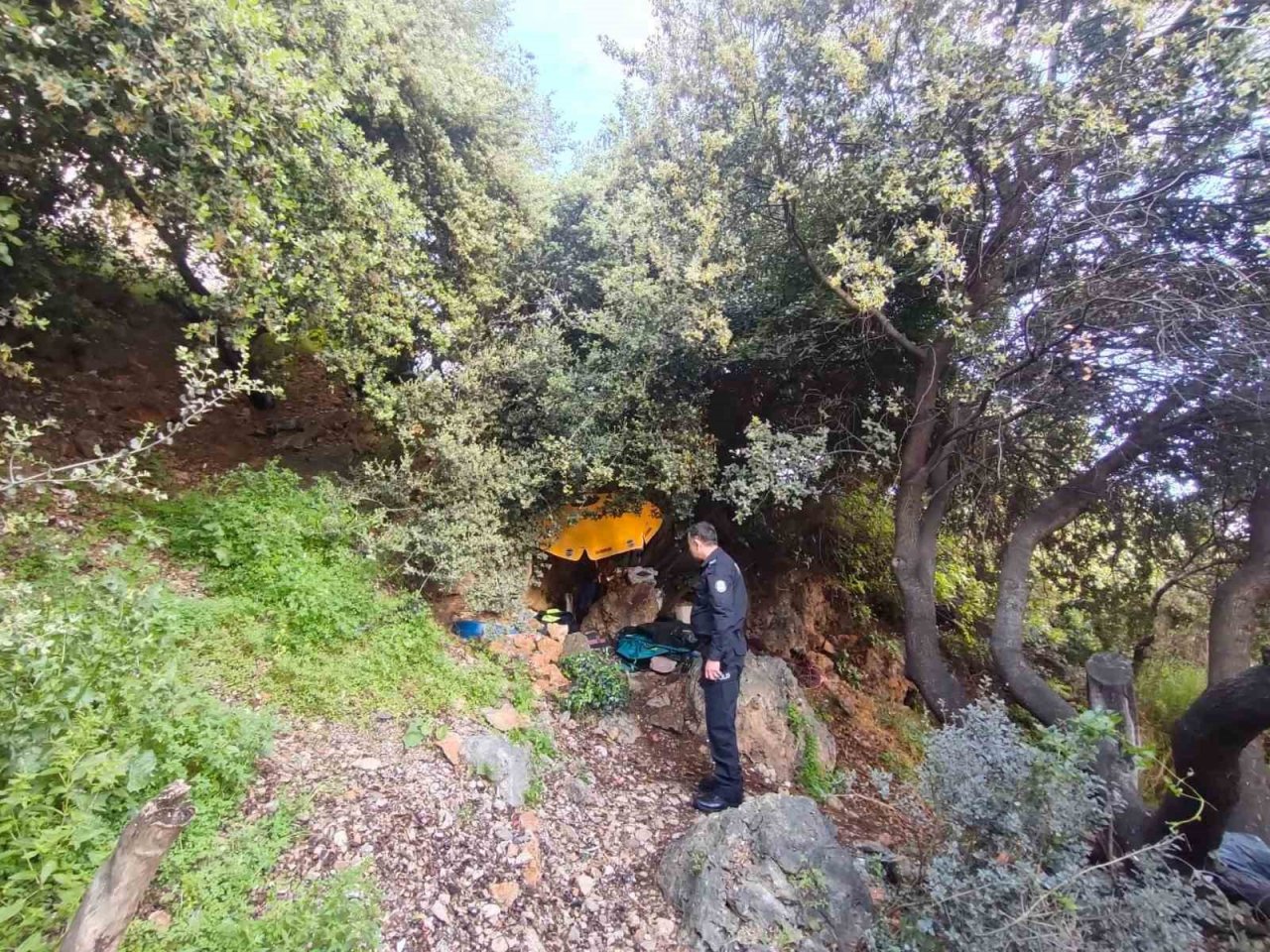 Çalılık alanda bir şahıs ölü bulundu