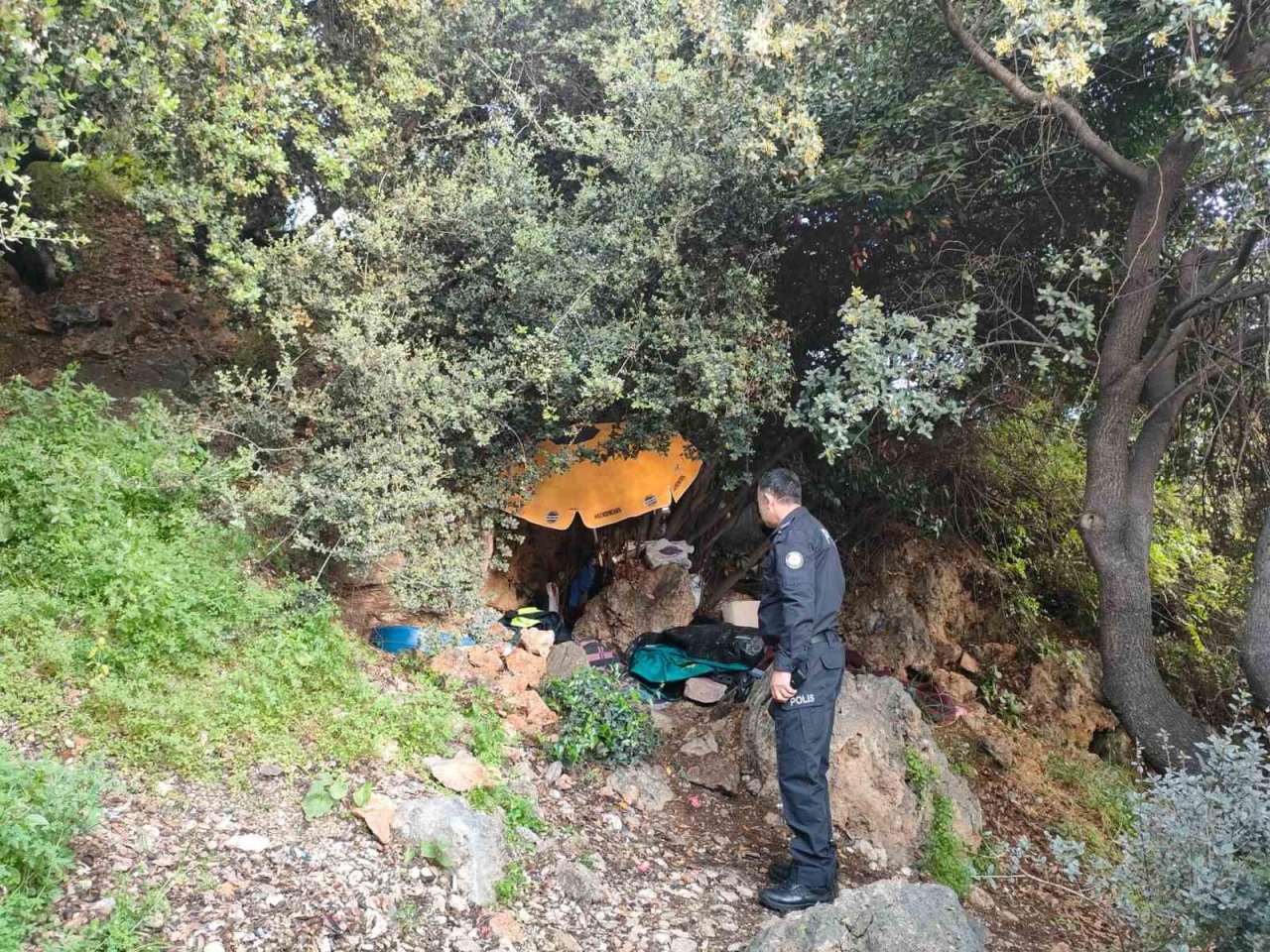 Çalılık alanda bir şahıs ölü bulundu