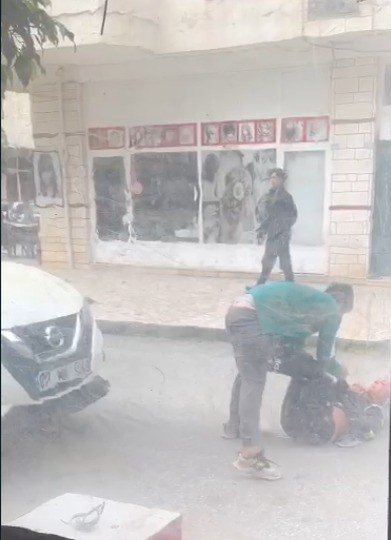 Sokak ortasında birbirini darp eden karı koca karakolda şikayetçi olmadı