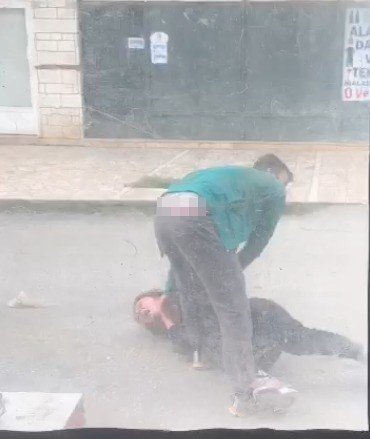 Sokak ortasında birbirini darp eden karı koca karakolda şikayetçi olmadı