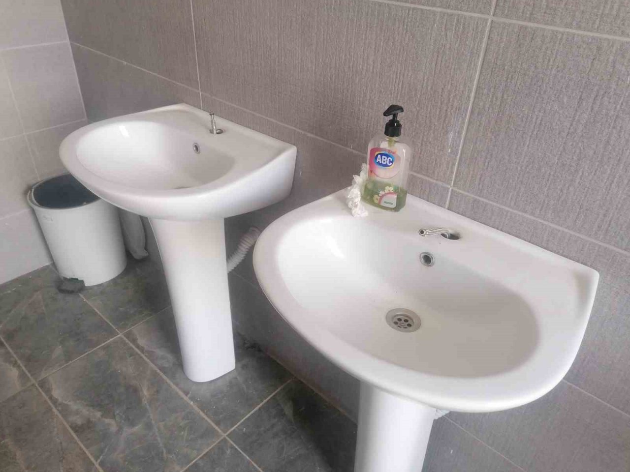 İnşaat halindeki caminin musluklarını çaldılar