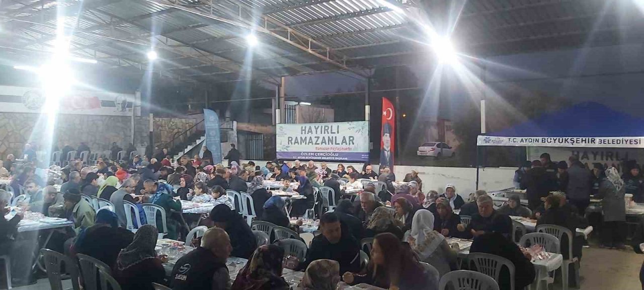 Aydın Büyükşehir Belediyesi iftar sofralarında vatandaşlarla buluşmayı sürdürüyor