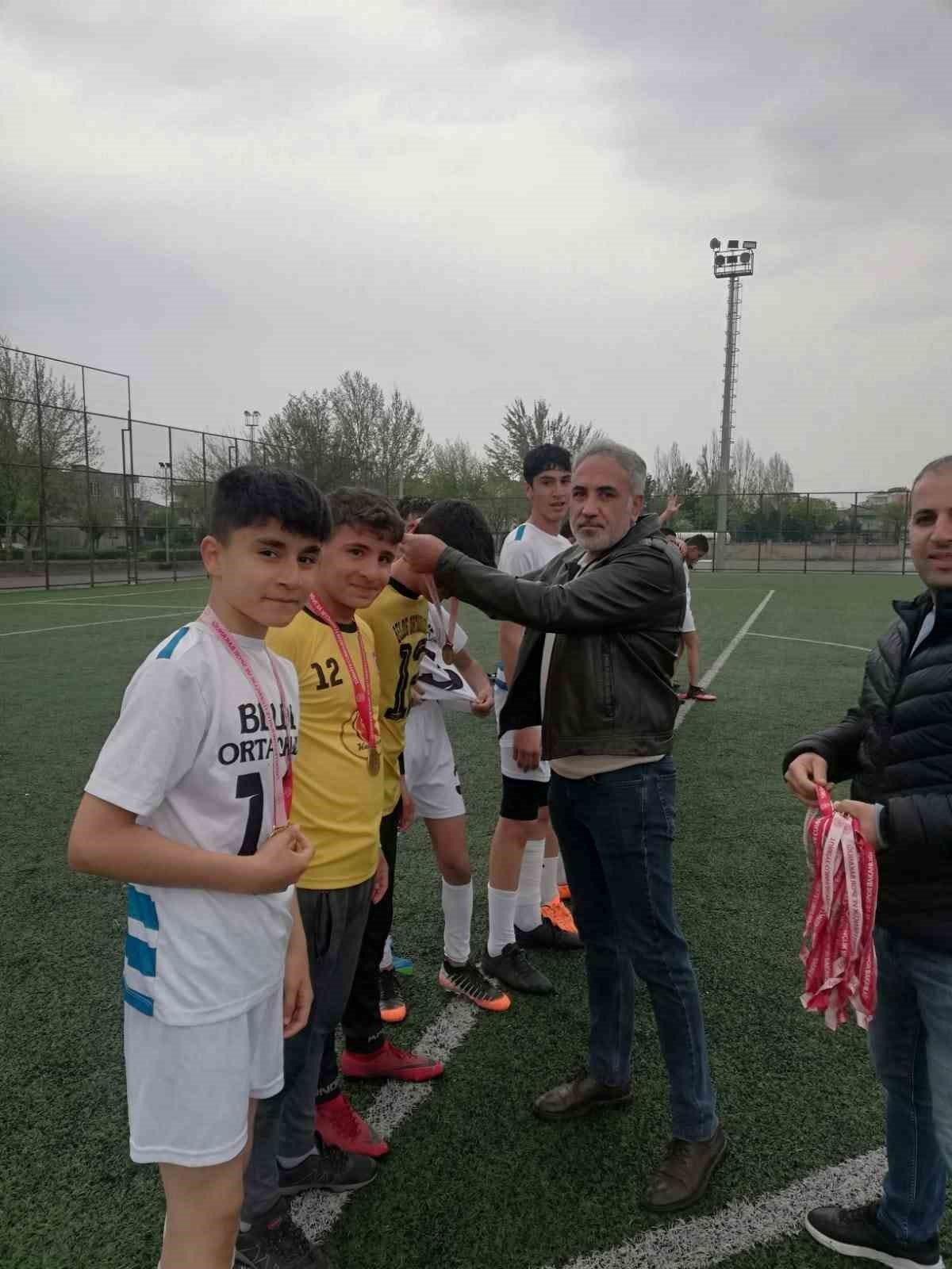 Batman’da yıldız erkekler futbol il şampiyonası sona erdi
