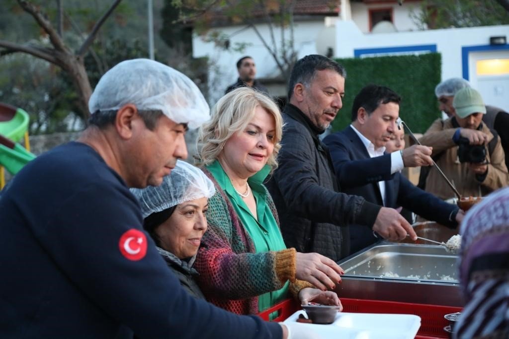 Bodrum Belediyesi’nin iftar programları sürüyor