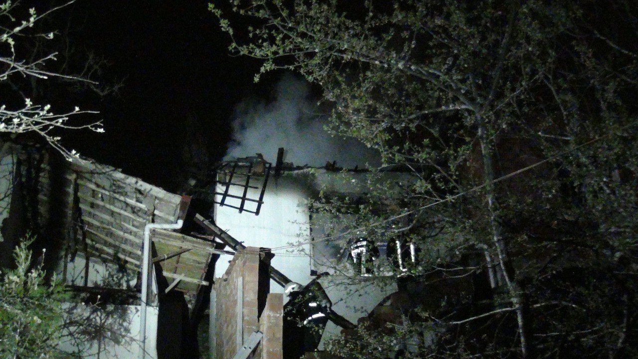 Çorum’da yangında ev kullanılamaz hale geldi