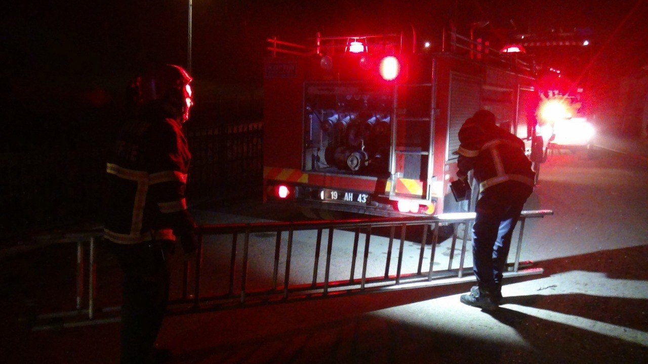 Çorum’da yangında ev kullanılamaz hale geldi