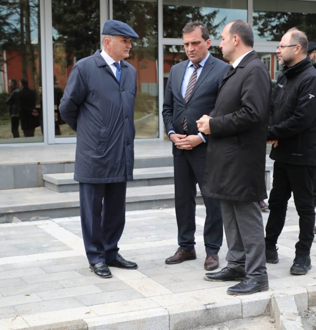 Park açılışı olumsuz hava şartlarına takıldı