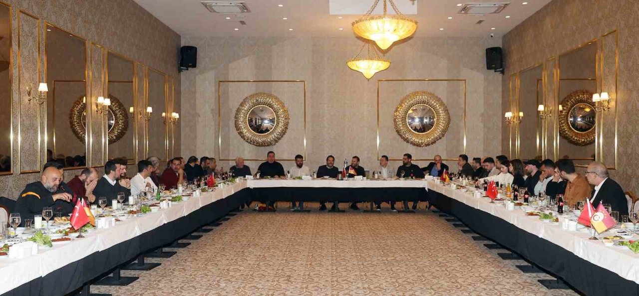 Okan Buruk: "6 puan öndeyiz, bu önemli bir avantaj ama bütün maçları kazanmak zorundayız"