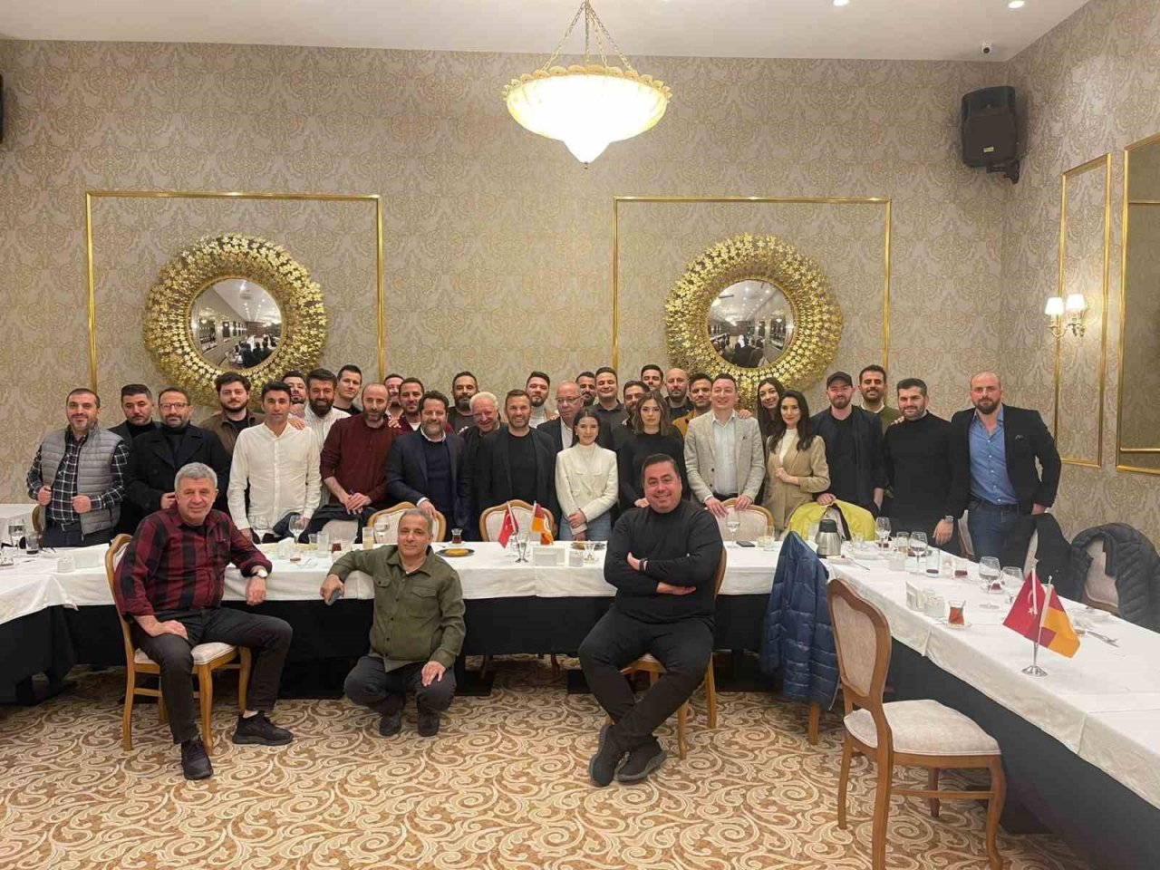 Okan Buruk: "6 puan öndeyiz, bu önemli bir avantaj ama bütün maçları kazanmak zorundayız"