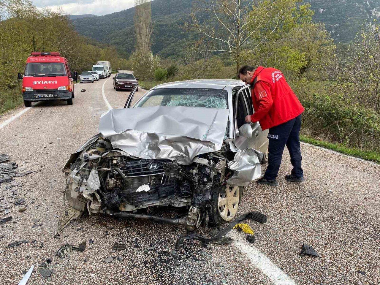 Gönen’de trafik kazasında 1 kişi yaralandı, 1 kişi öldü