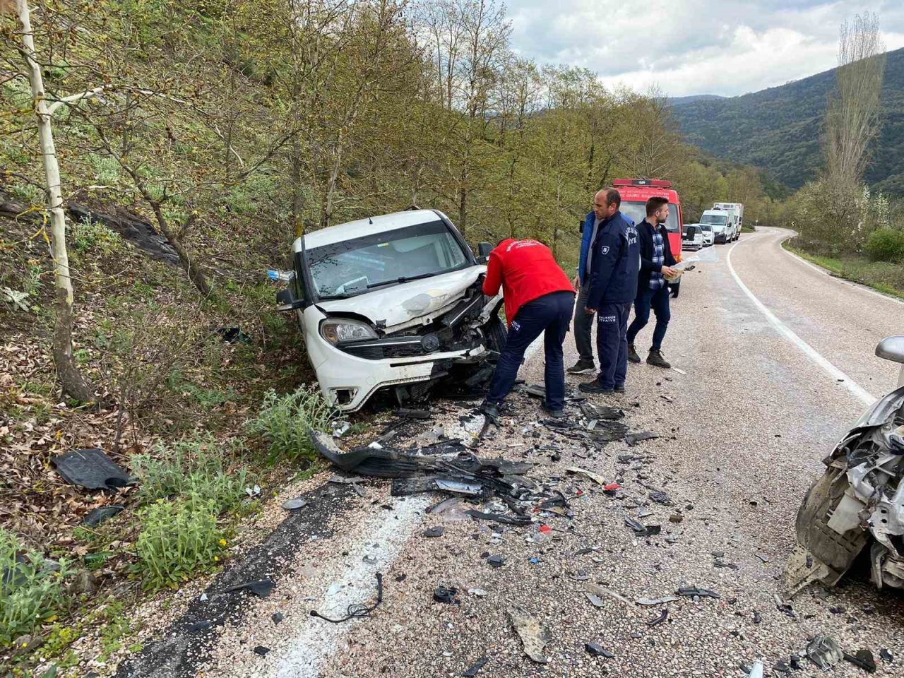 Gönen’de trafik kazasında 1 kişi yaralandı, 1 kişi öldü