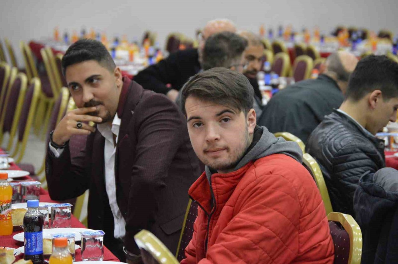 Maden işçileri iftarda bir araya geldi