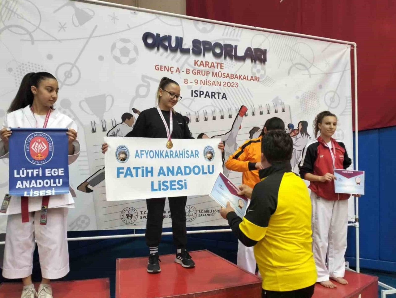 Aydınlı sporculardan karatede 8 madalya