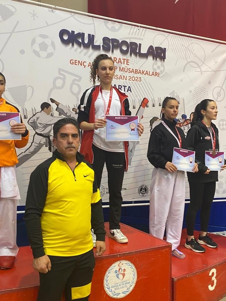Aydınlı sporculardan karatede 8 madalya