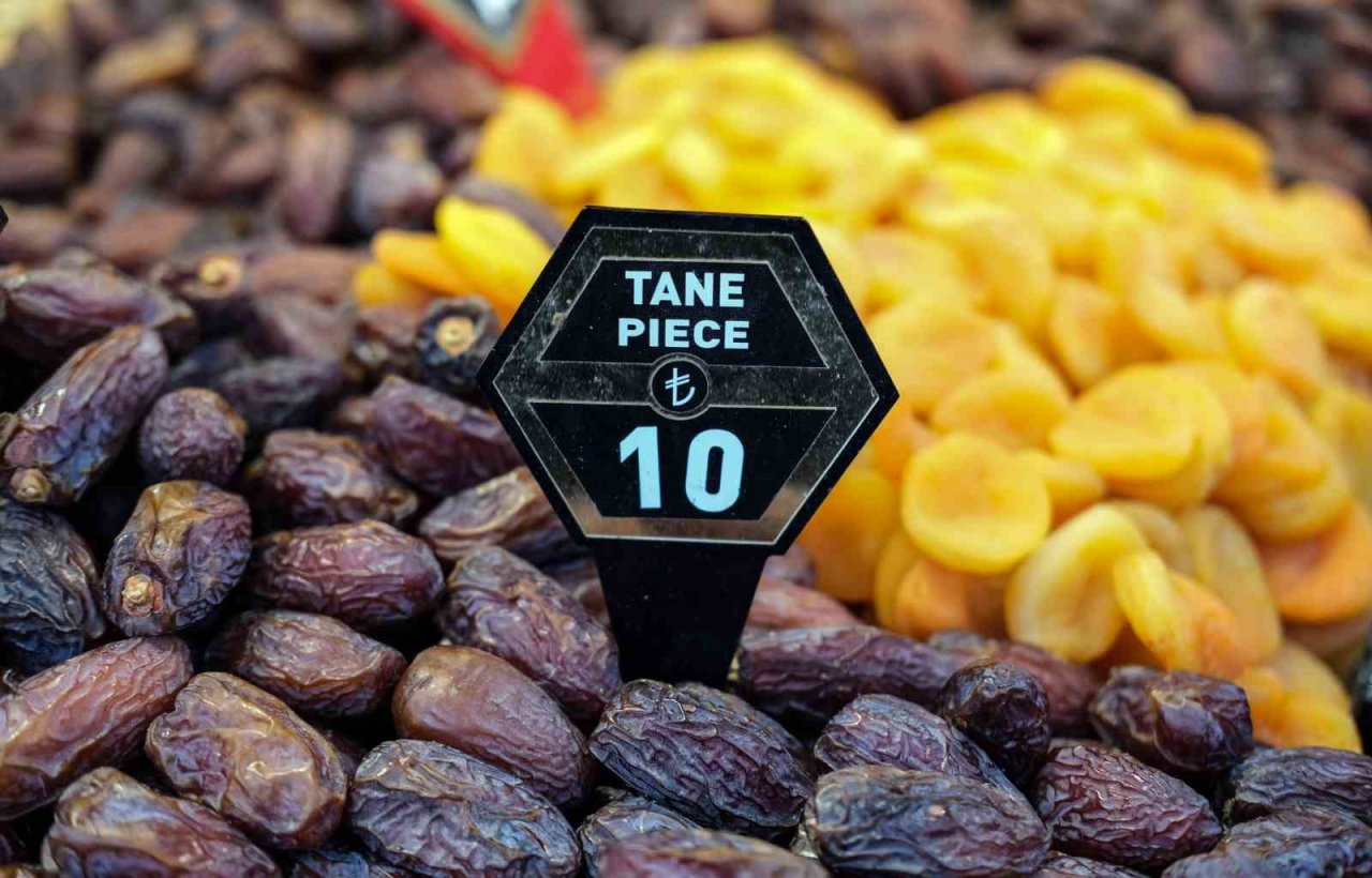 Tadımlık hurma tarih oldu; tanesi artık 10 TL