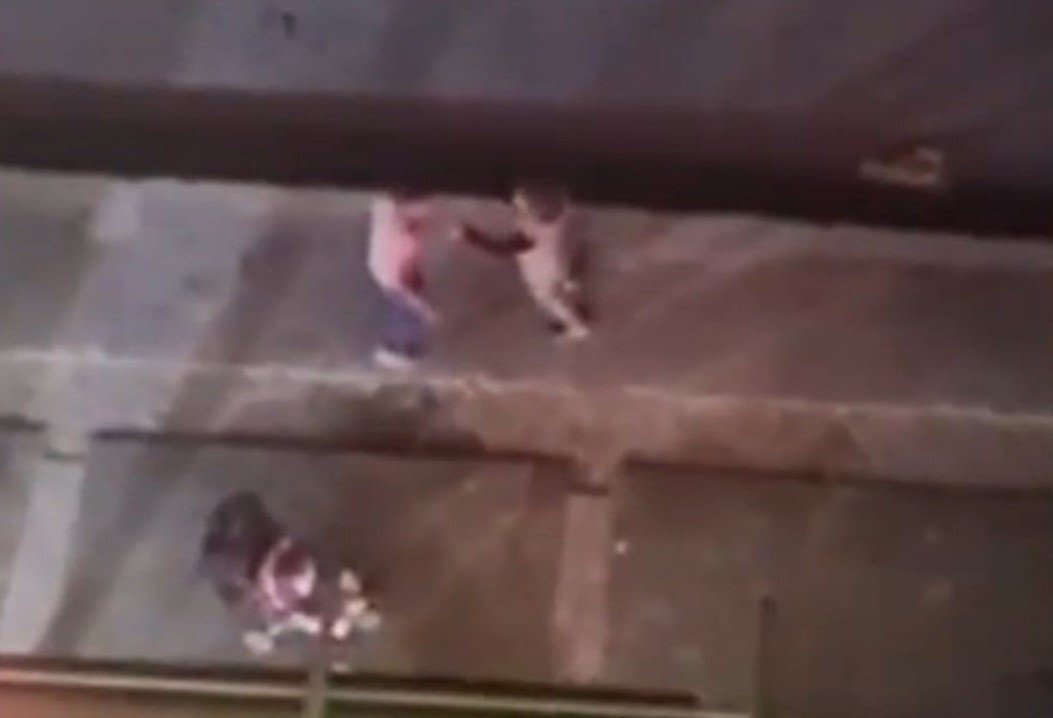 Dayak yediği kocasını polise vermemek için direndi