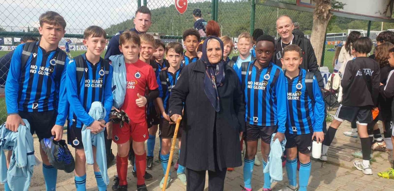 Milorad Mitroviç’den depremzede Zeynep Çelebi’ye destek