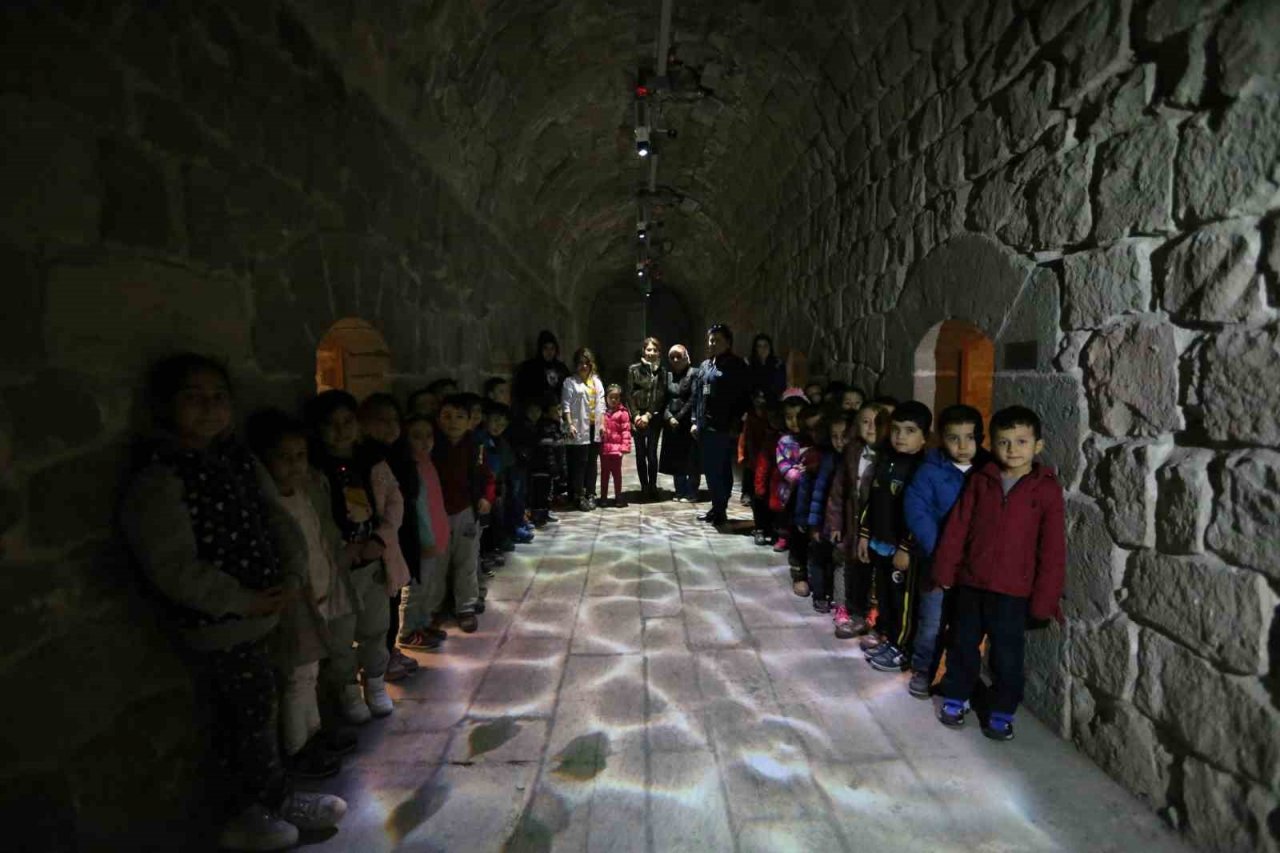 Büyükşehir müzeleri öğretmen ve öğrencilere kapılarını ücretsiz olarak açıyor