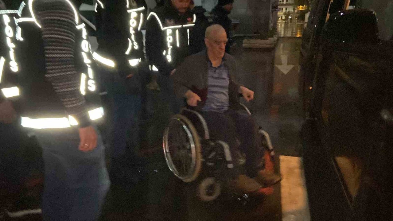 Kırmızı bültenle aranan uyuşturucu baronu Ürfi Çetinkaya ile 5 suç örgütü üyesi İstanbul Emniyet Müdürlüğüne getirildi