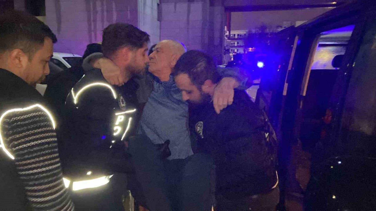 Kırmızı bültenle aranan uyuşturucu baronu Ürfi Çetinkaya ile 5 suç örgütü üyesi İstanbul Emniyet Müdürlüğüne getirildi