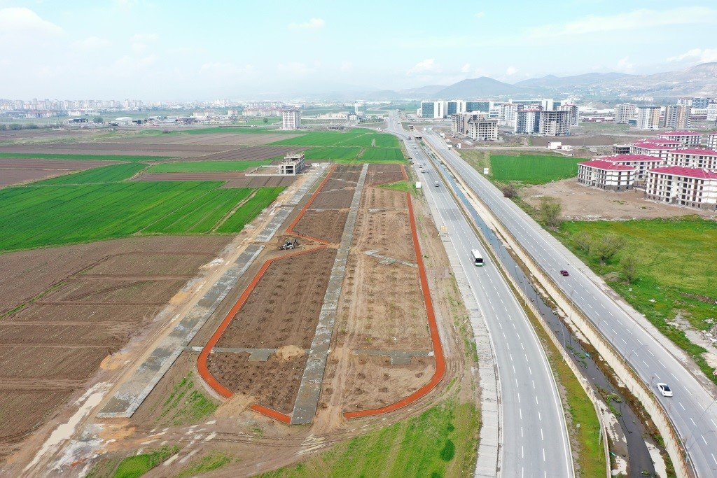 Başkan Çolakbayrakdar’dan Kayseri’de yine ilk olan Meyve Bahçeli Park Projesi