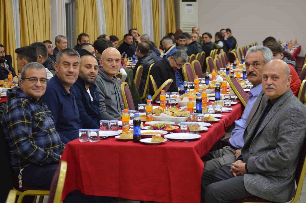 Maden işçileri iftarda bir araya geldi