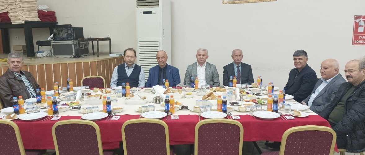 Maden işçileri iftarda bir araya geldi