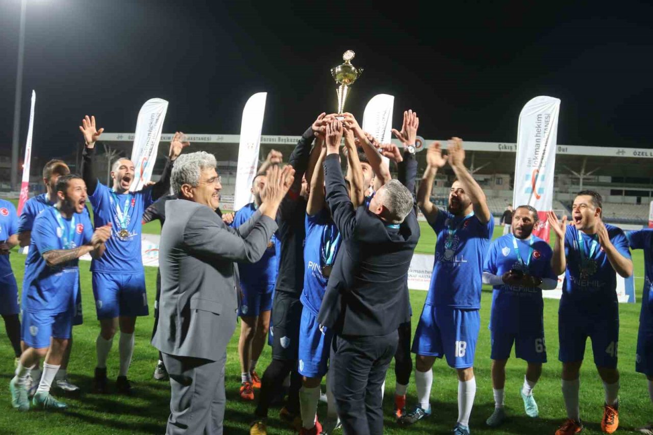 Fethiye’deki turnuvanın şampiyonu Ölüdeniz oldu