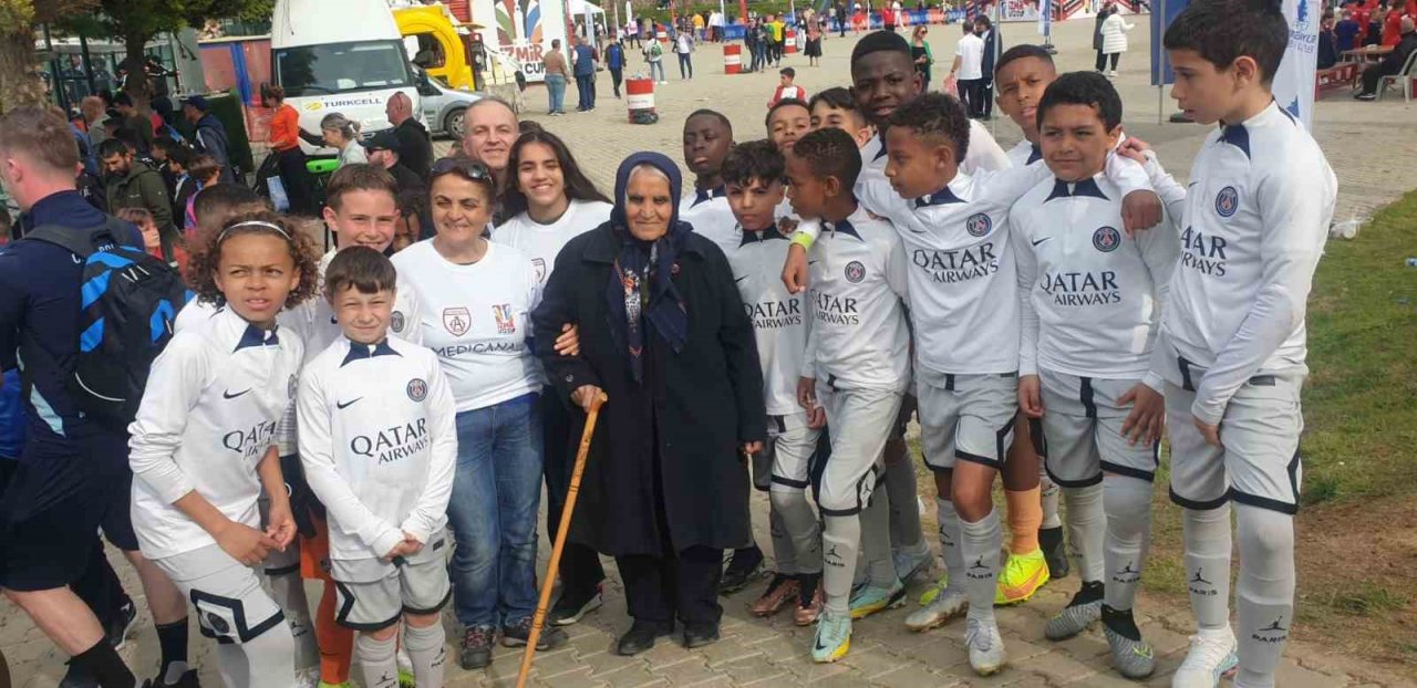 Milorad Mitroviç’den depremzede Zeynep Çelebi’ye destek