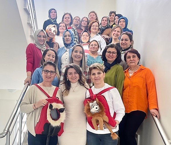 Merkez Çarşısı’nın kadın üreticileri ürün fotoğraflamayı öğreniyor