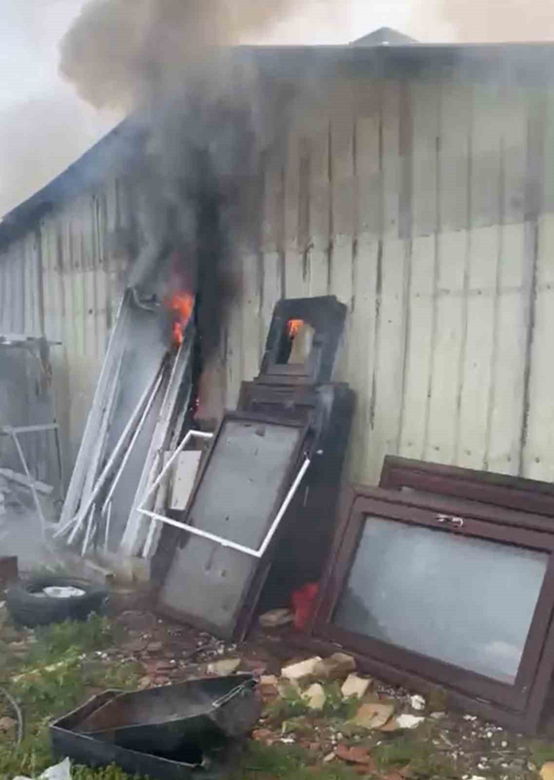 Dalyan’da depo yangını