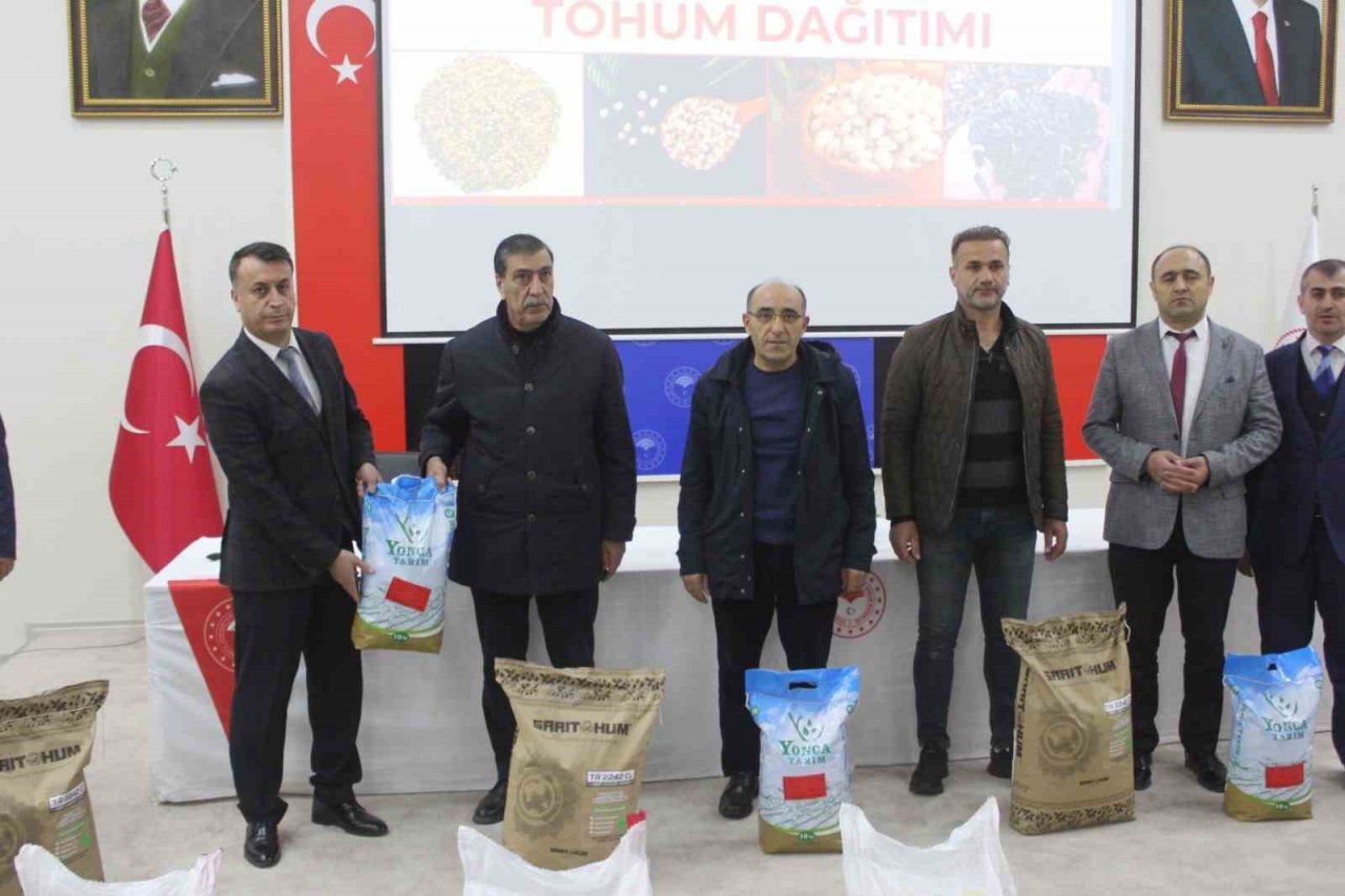 Muş’ta çiftçiye tohum desteği verildi