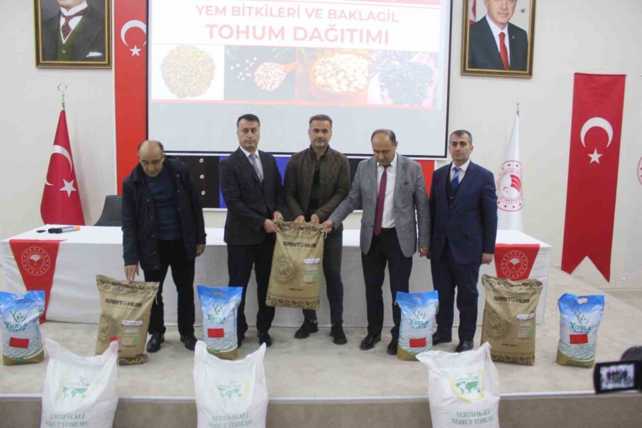 Muş’ta çiftçiye tohum desteği verildi