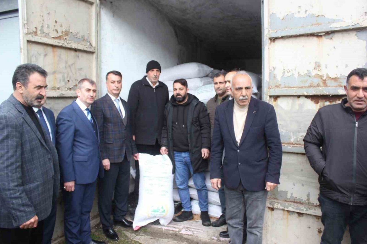 Muş’ta çiftçiye tohum desteği verildi
