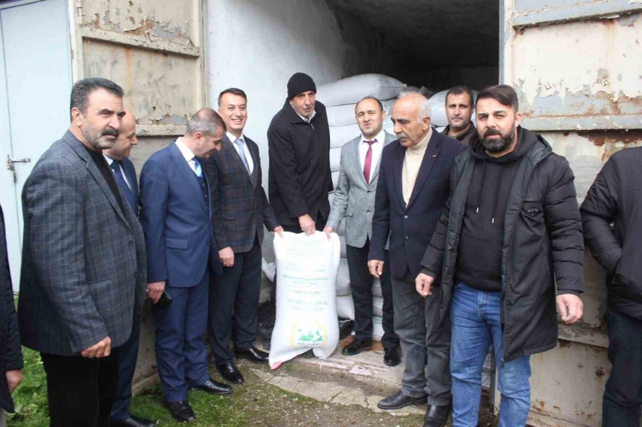 Muş’ta çiftçiye tohum desteği verildi
