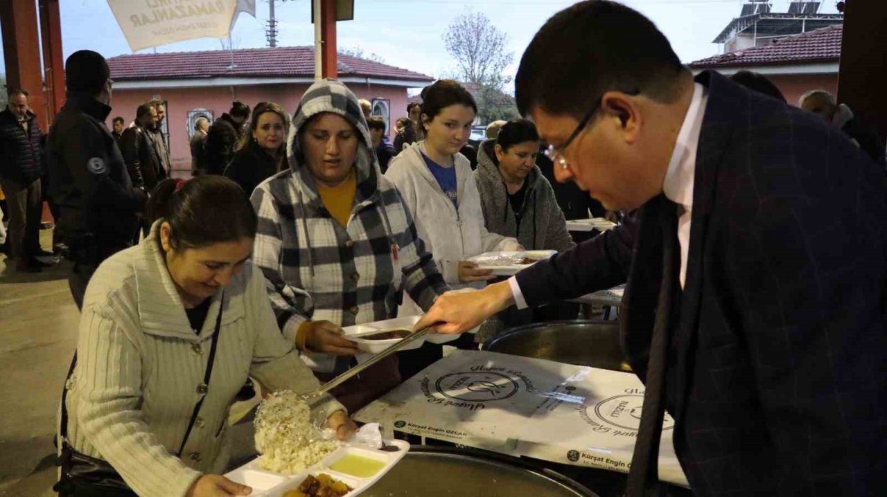 Nazilli Belediyesi’nden 5 bin kişilik iftar yemeği