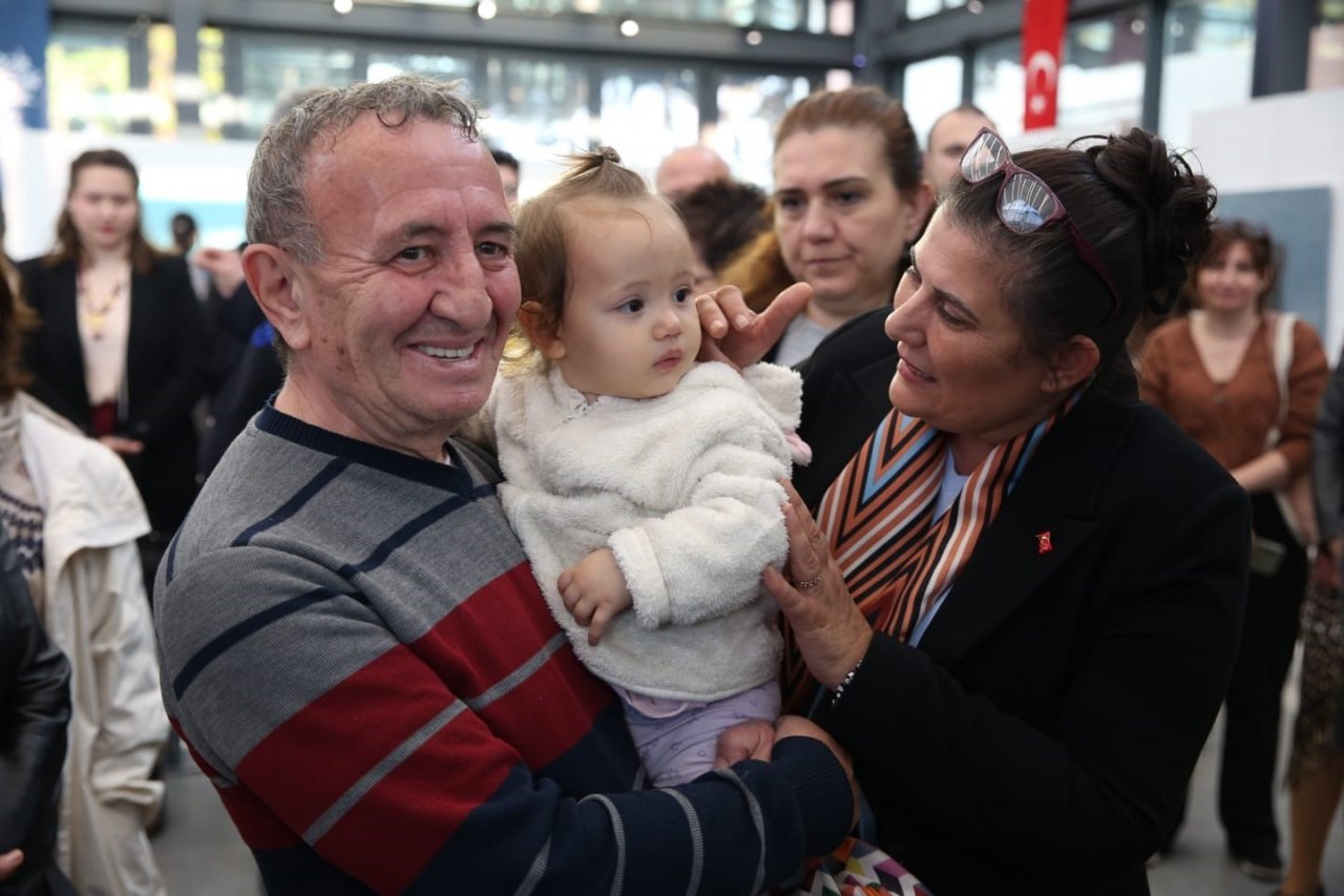 Ressam Abacıoğlu’nun eserleri Aydın Büyükşehir Belediyesi Tekstil Park Sanat Galerisi’nde