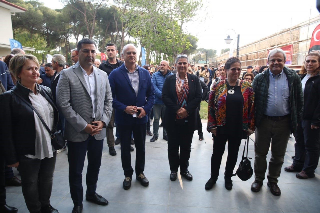 Ressam Abacıoğlu’nun eserleri Aydın Büyükşehir Belediyesi Tekstil Park Sanat Galerisi’nde