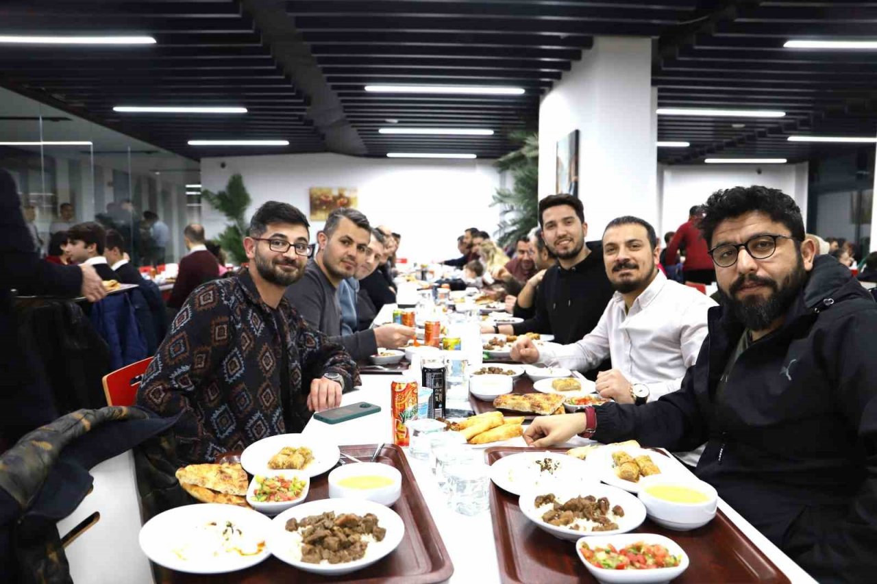 Sivas Bilim ve Teknoloji Üniversitesi ailesi iftar programında bir araya geldi