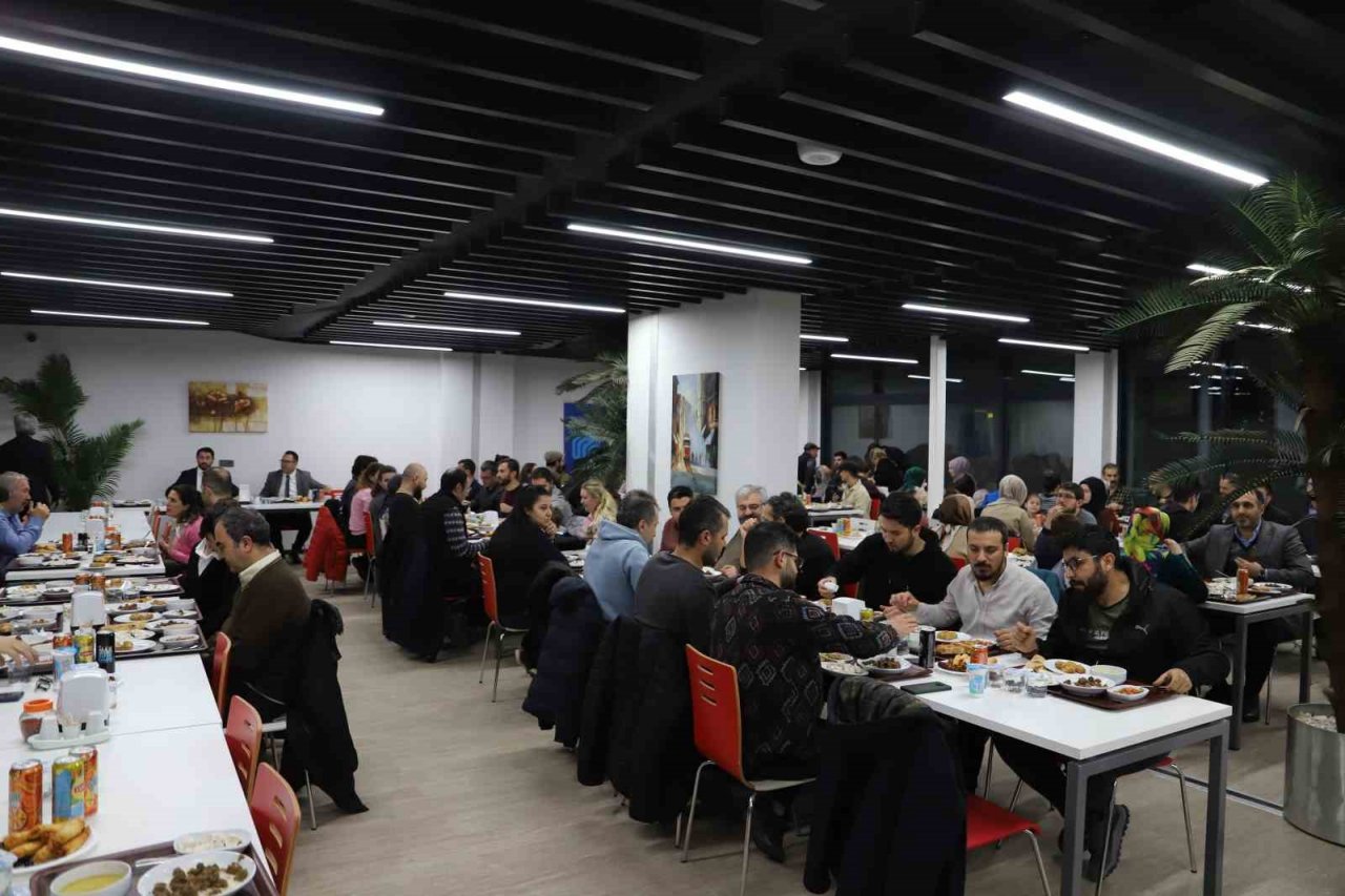 Sivas Bilim ve Teknoloji Üniversitesi ailesi iftar programında bir araya geldi