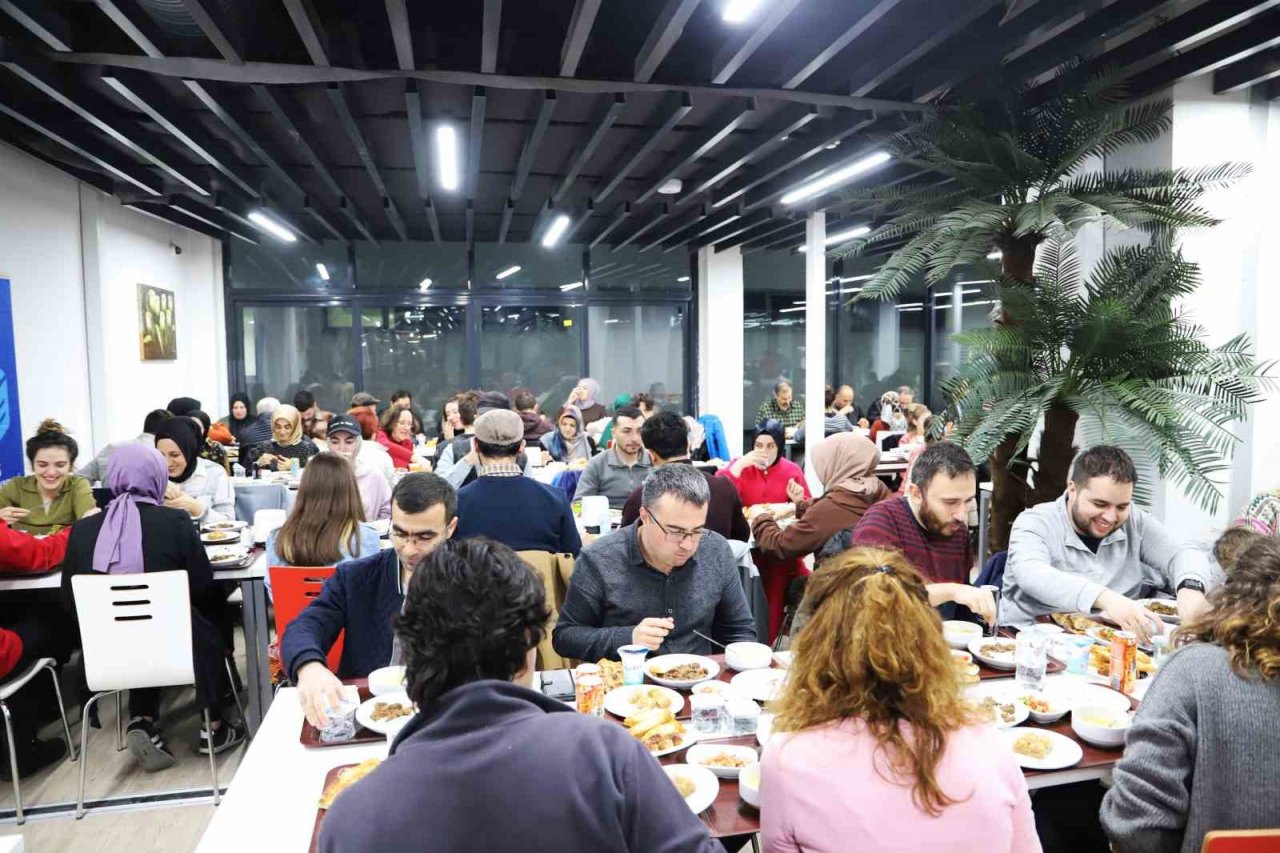 Sivas Bilim ve Teknoloji Üniversitesi ailesi iftar programında bir araya geldi