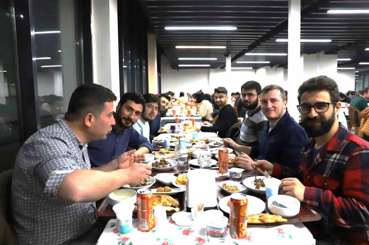 Sivas Bilim ve Teknoloji Üniversitesi ailesi iftar programında bir araya geldi