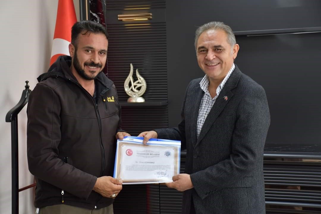 Başkan Çiftçiden belediye çalışanlarına jest