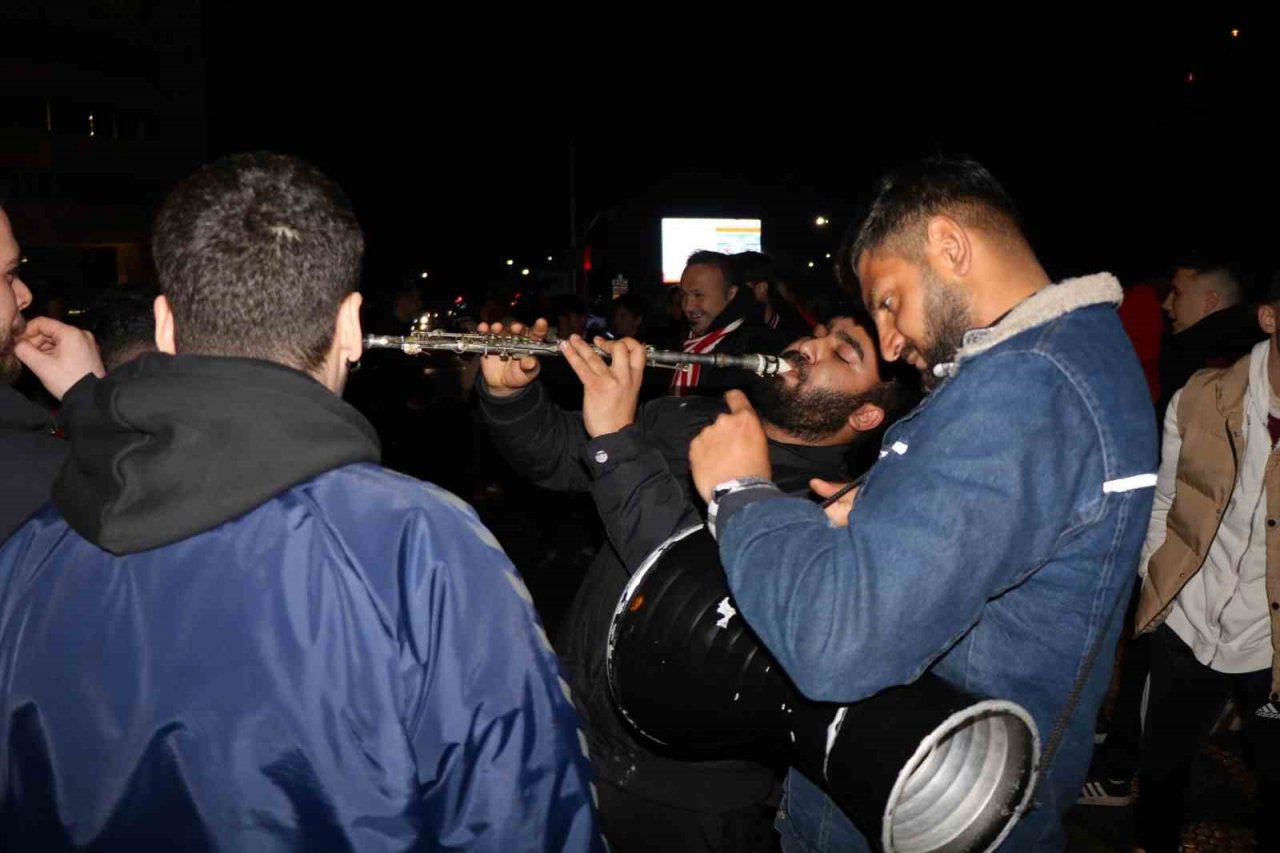 11 yıl sonra Süper Lig’e çıkan Samsunspor’dan muhteşem gibi kutlama