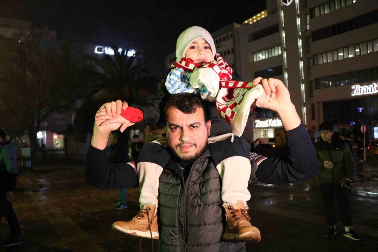 11 yıl sonra Süper Lig’e çıkan Samsunspor’dan muhteşem gibi kutlama