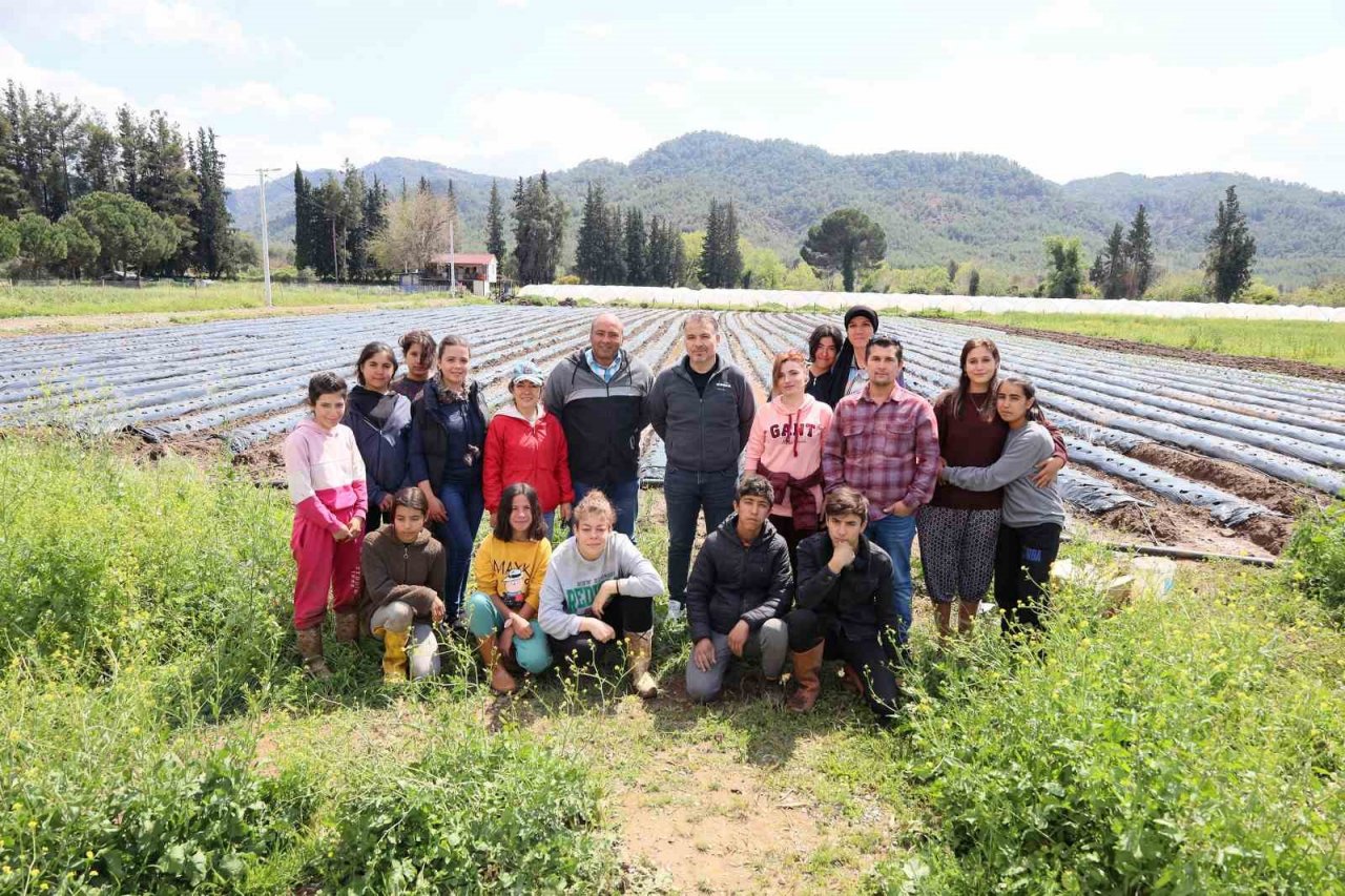 Tarım bölümü öğrencileri hem öğreniyor, hem üretiyor