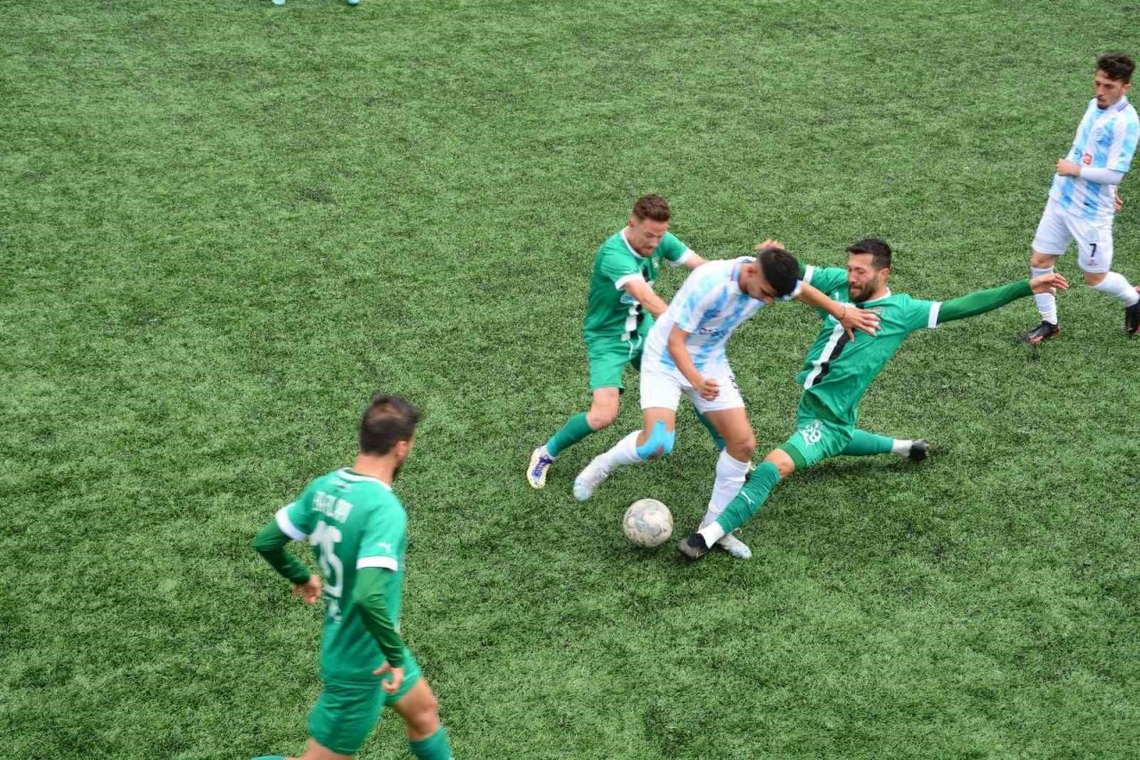 TFF 3. Lig: Beyoğlu Yeni Çarşı Spor: 1 - Efeler 09 SFK: 1