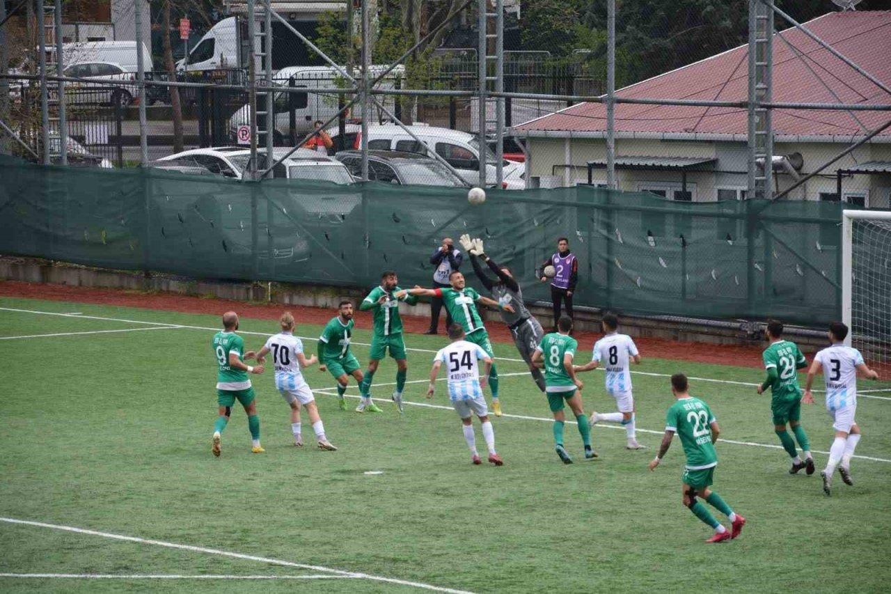 TFF 3. Lig: Beyoğlu Yeni Çarşı Spor: 1 - Efeler 09 SFK: 1